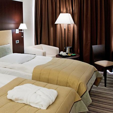 Premier Hotel Dnister Lviv Værelse billede