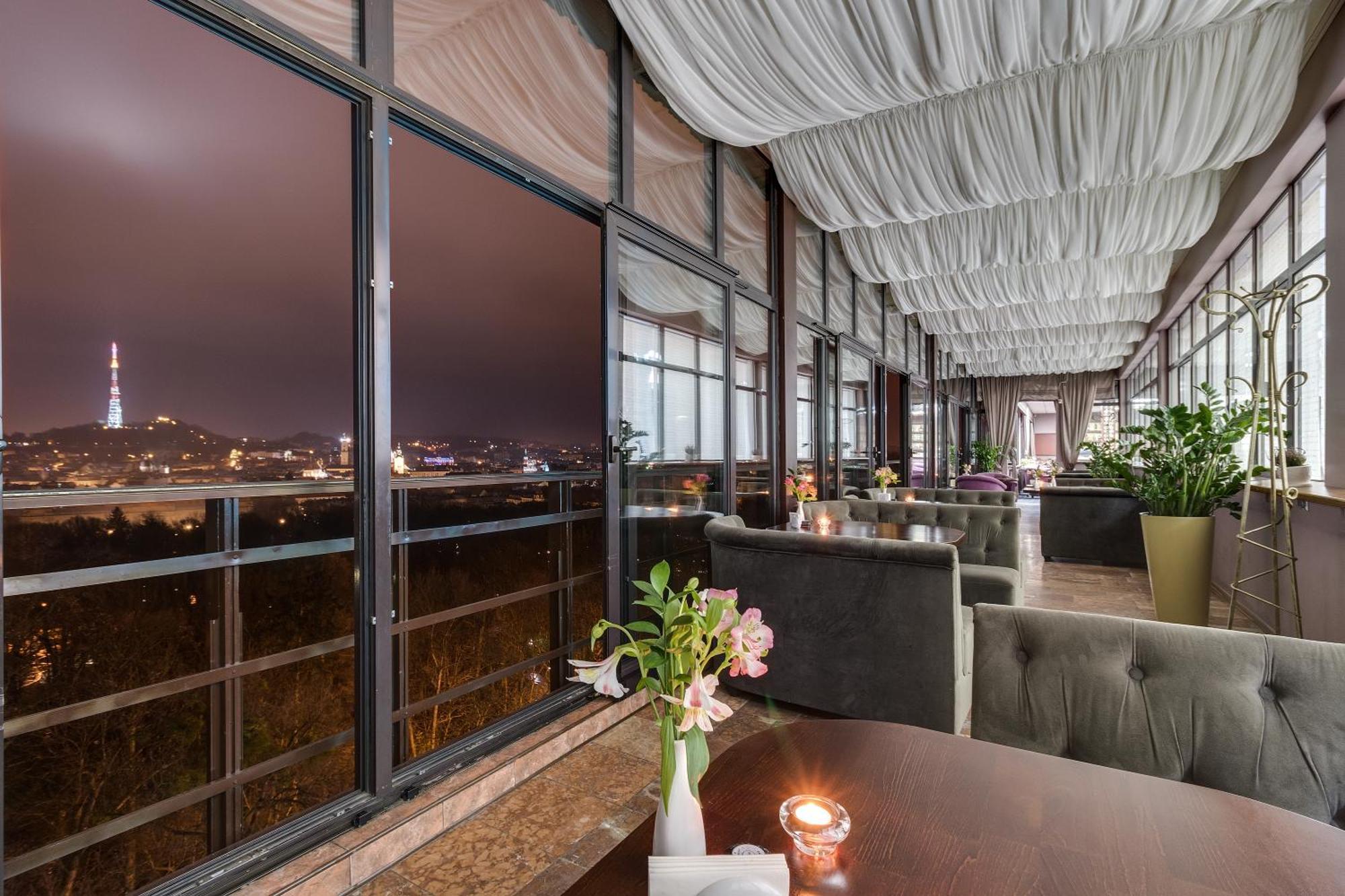Premier Hotel Dnister Lviv Eksteriør billede