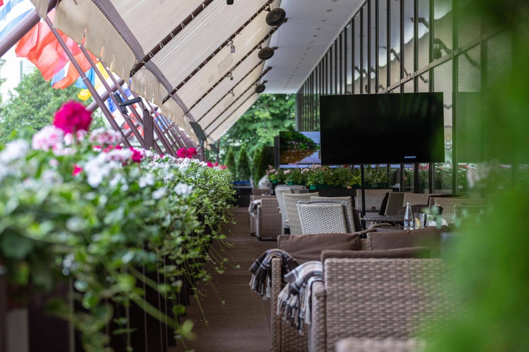 Premier Hotel Dnister Lviv Eksteriør billede