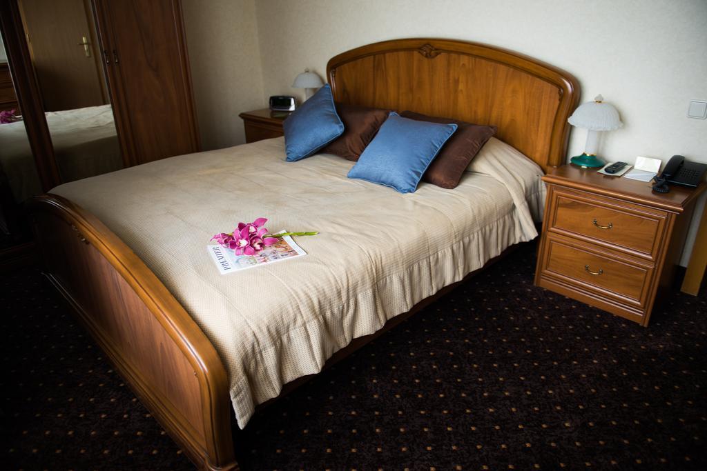 Premier Hotel Dnister Lviv Værelse billede